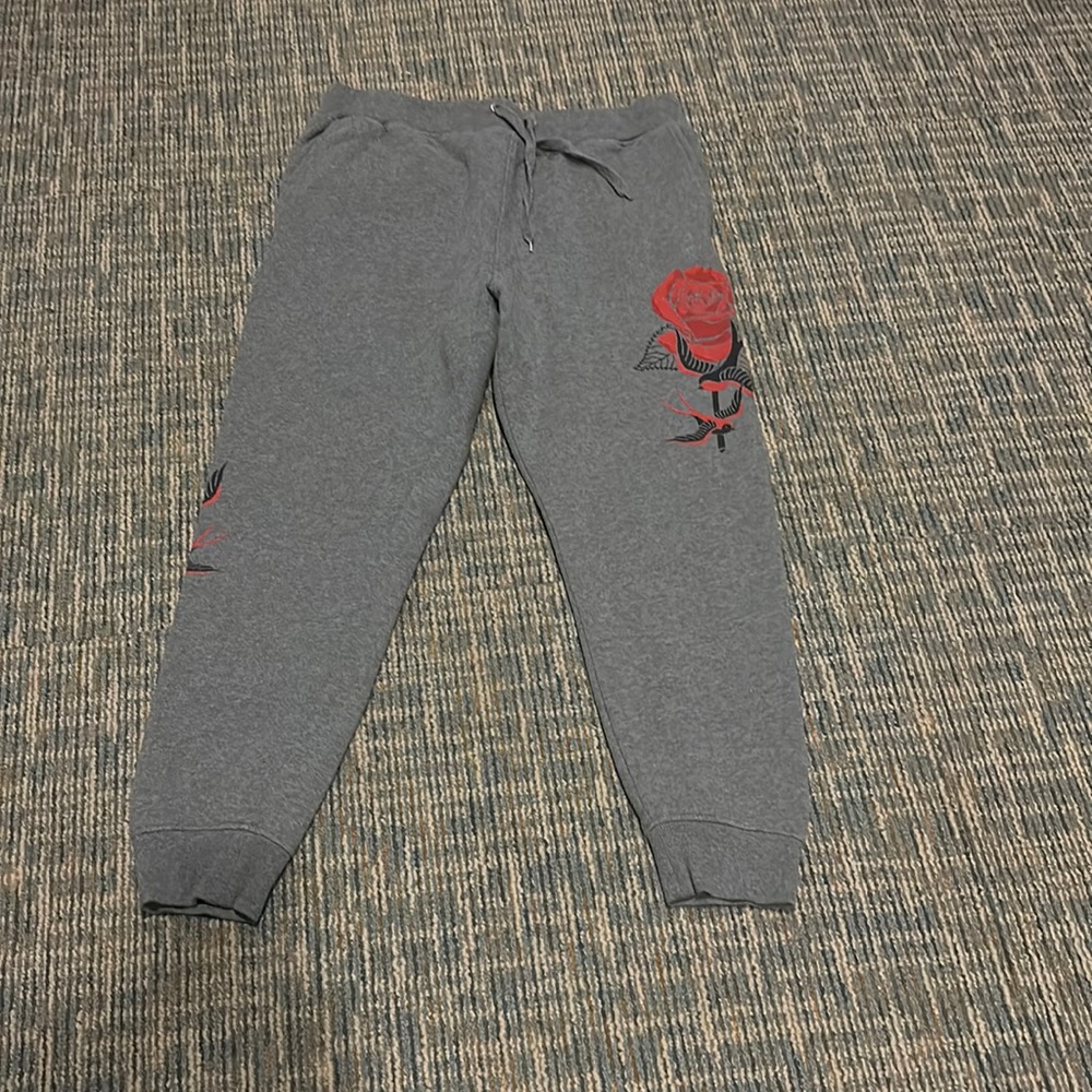EMPYRE Gray Sweatpants Rose and Swallows Size XL Men